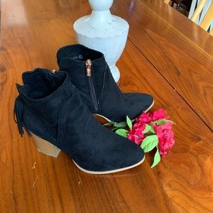 ARider Girl suede booties, size 6.5.